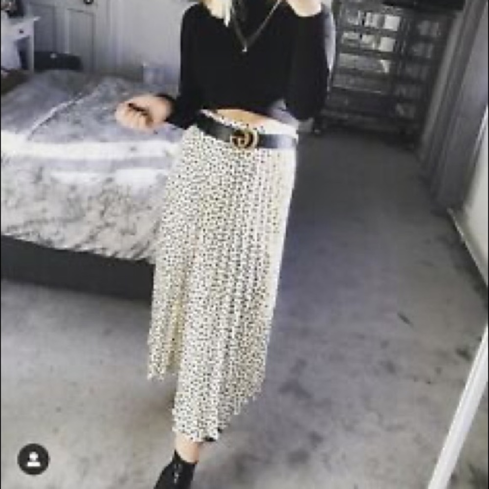 Zara accordion cheetah skirt with belt
